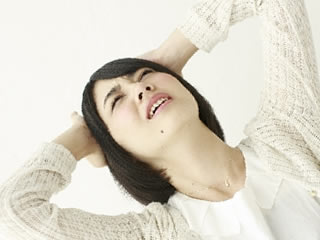 義母の過干渉にイライラが収まらない妻